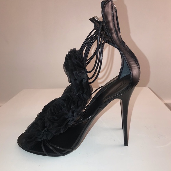 GIUSEPPE ZANOTTI T-STRAP SANDALS WITH FLOWERS - Picture 4 of 6